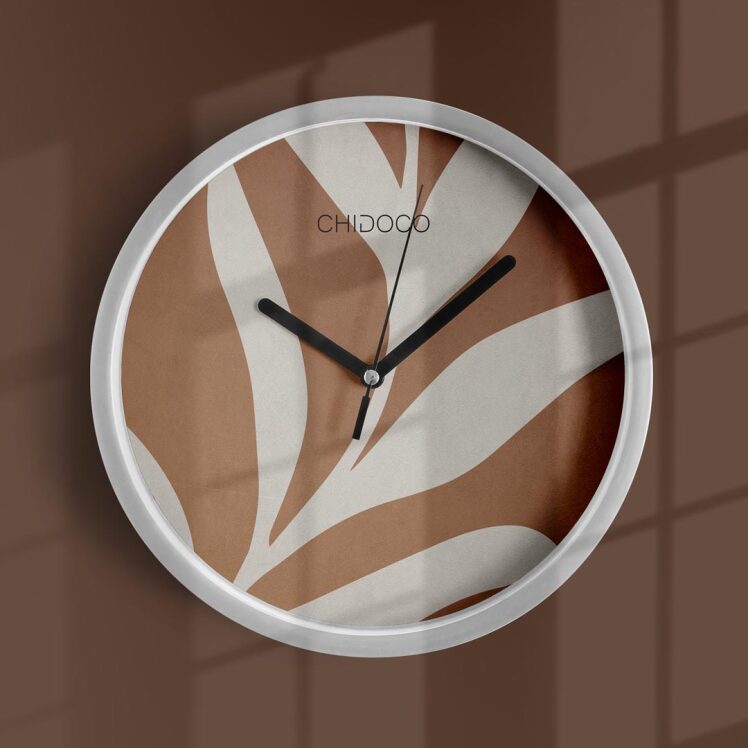 ساعت دیواری قهوهای