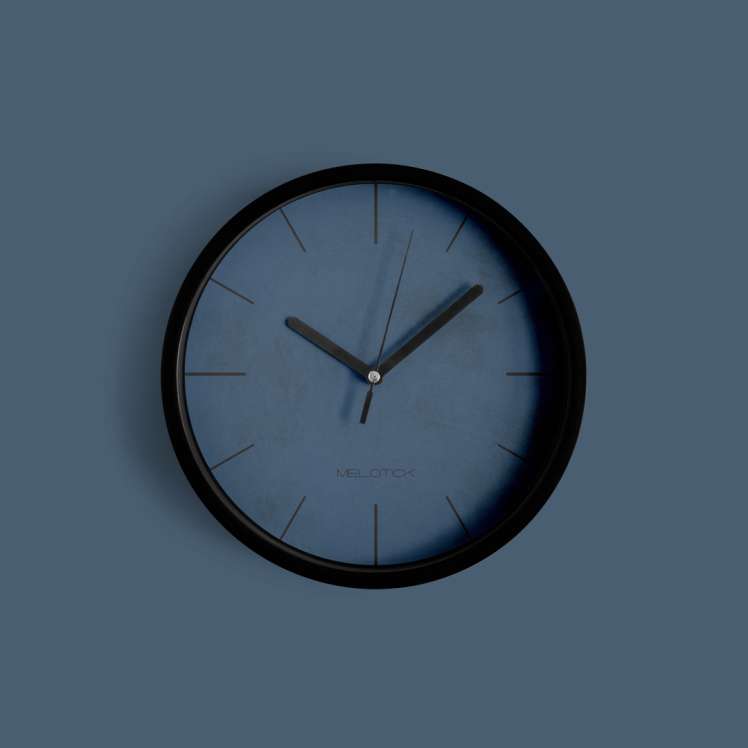 ساعت دیواری آبی